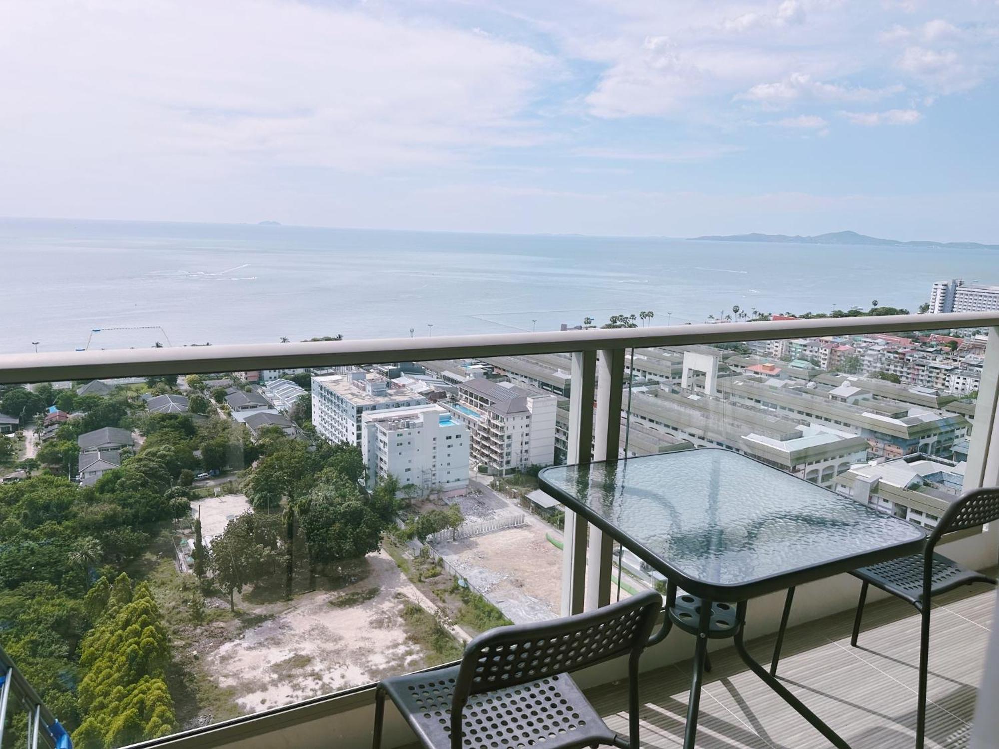 Riviera Jomtien By Daisy Pattaya 2 Apartment Exterior photo