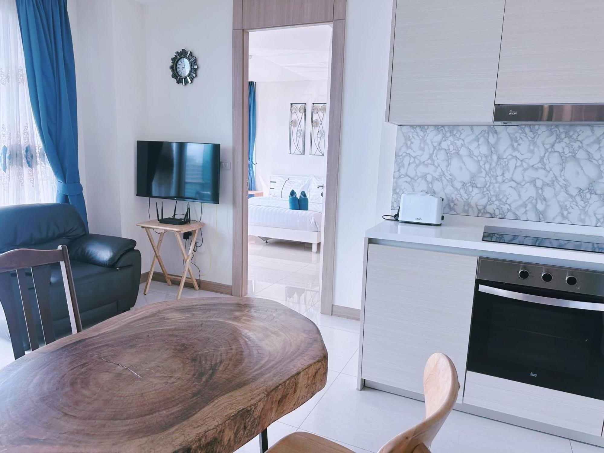 Riviera Jomtien By Daisy Pattaya 2 Apartment Exterior photo