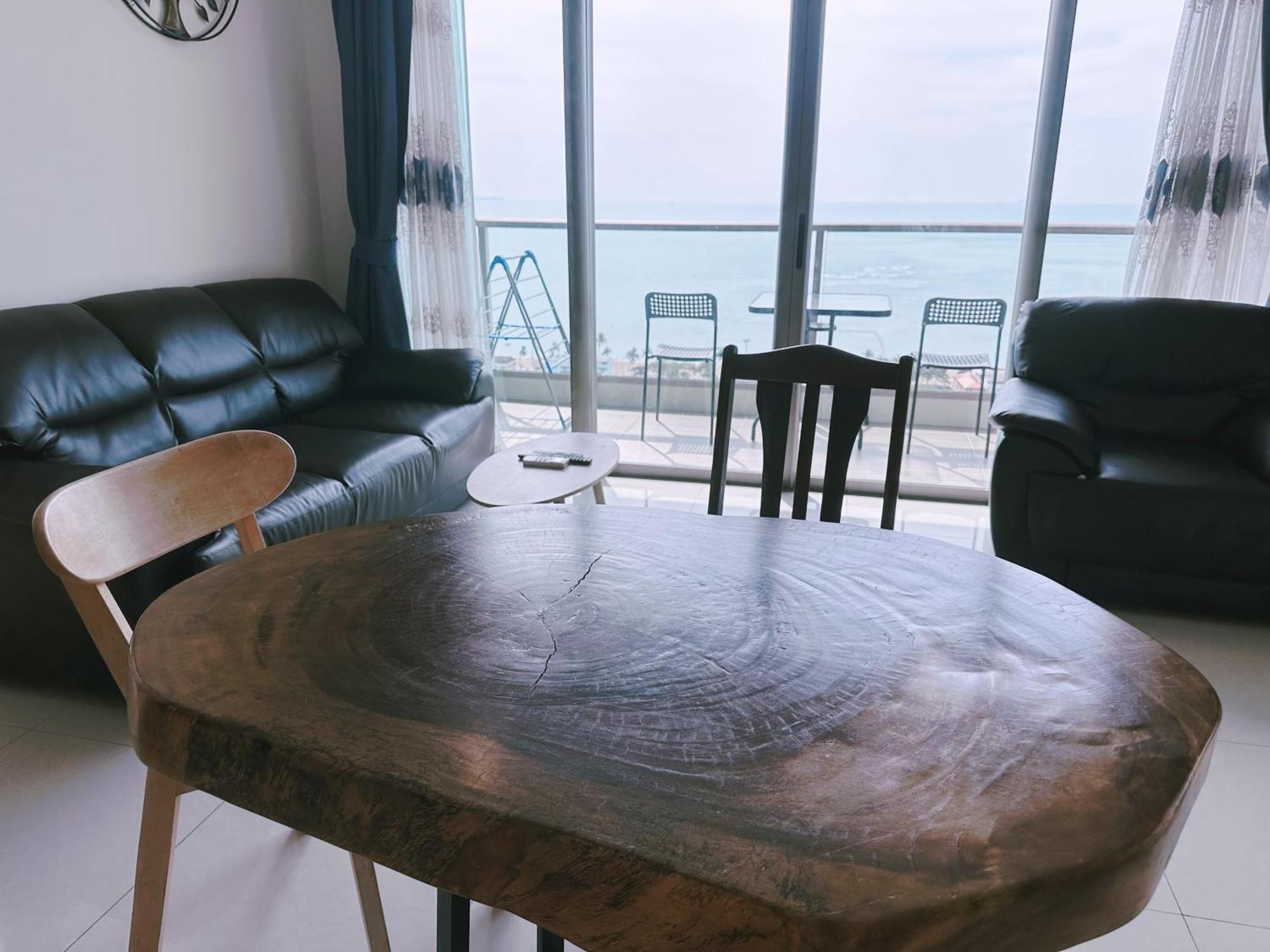 Riviera Jomtien By Daisy Pattaya 2 Apartment Exterior photo