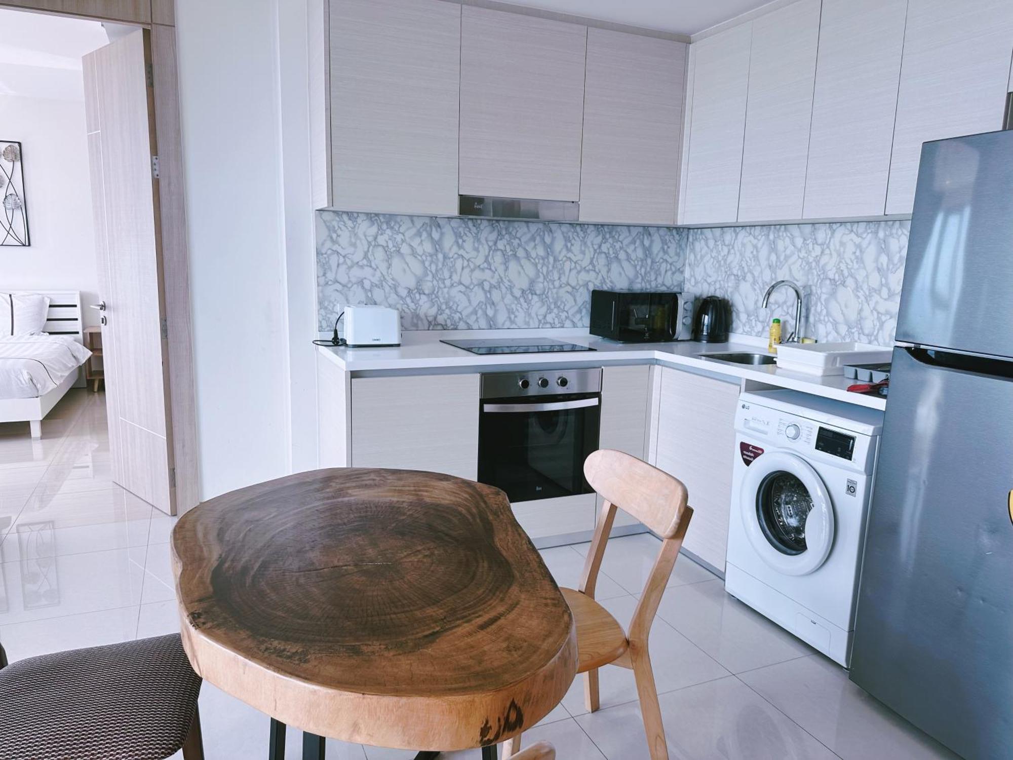 Riviera Jomtien By Daisy Pattaya 2 Apartment Exterior photo